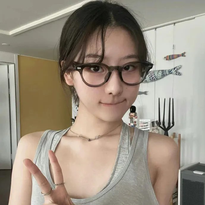 安妮的一千日海报