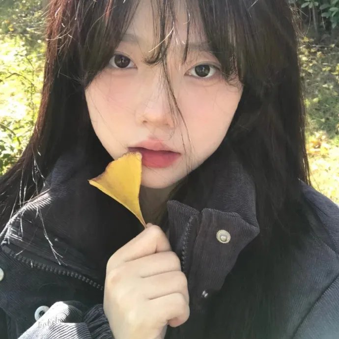 查理咬我手指海报